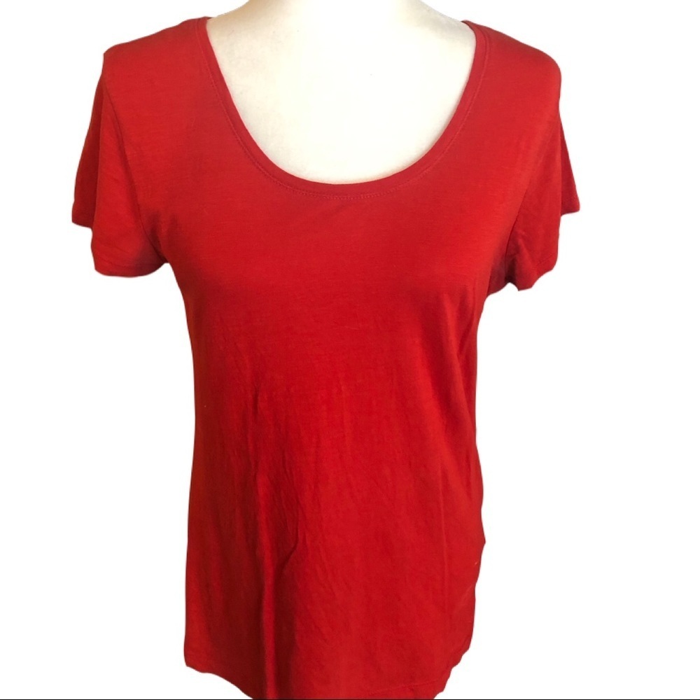 Van Heusen red top M
